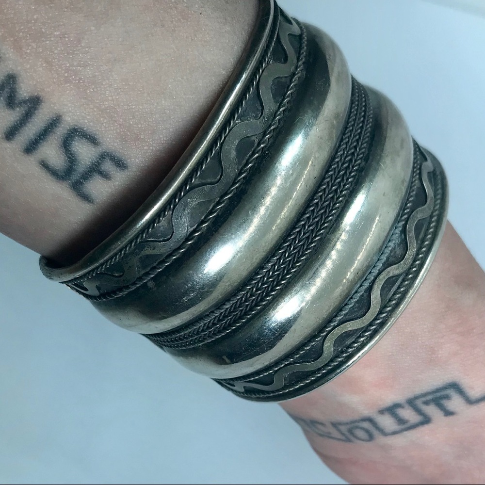 Vintage Metal Abstract Design Cuff - Picture 8 of 8